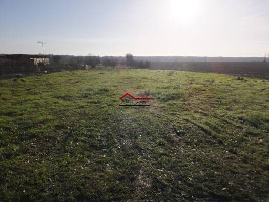 Terrain à vendre 20 500 € 1 850 m² de terrain La Groutte 18200