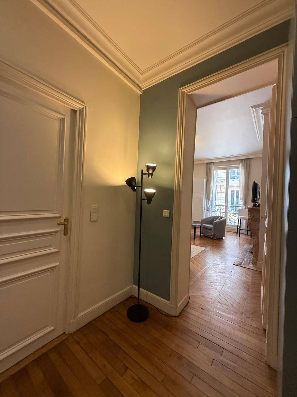 Appartement 3 pièces 79 m² · à Paris 8ème Arrondissement · 79 m² · 3 390 €