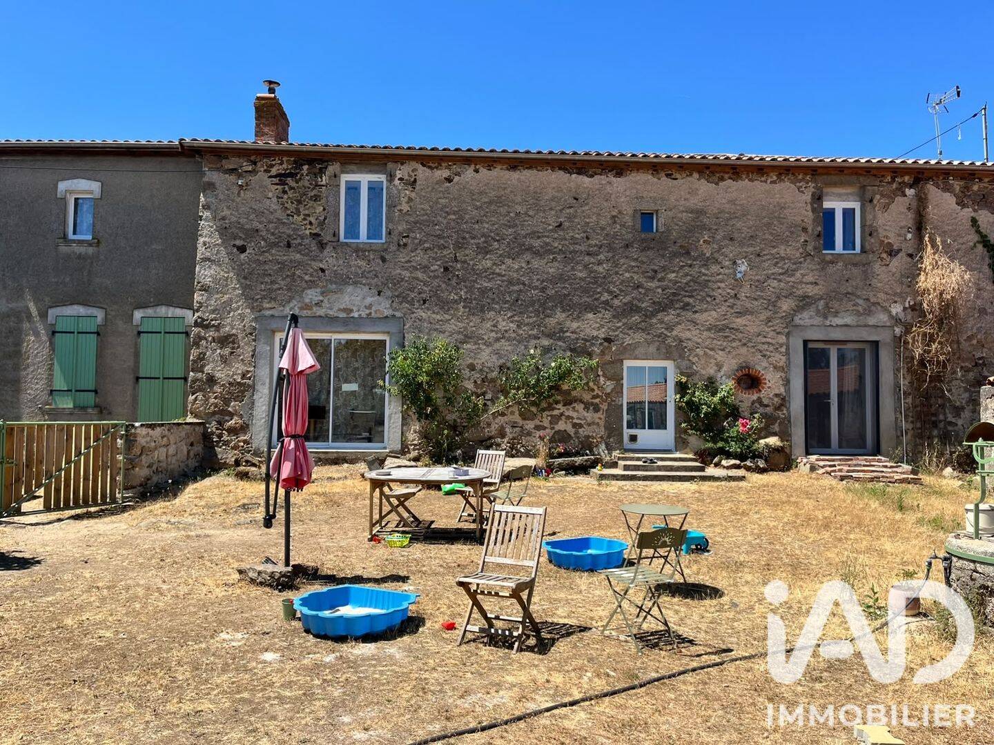 Maison 6 pièces 215 m² · à Montravers · 215 m² · 325 000 €