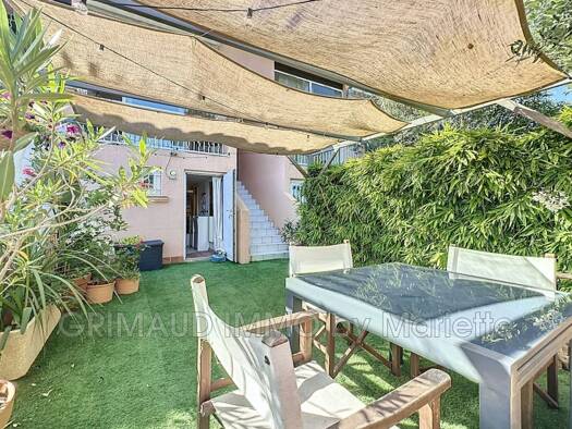 Maison à vendre 299 000 € 4 pièces 2 chambres 56,3 m² 15 m² de terrain Est Cogolin 83310