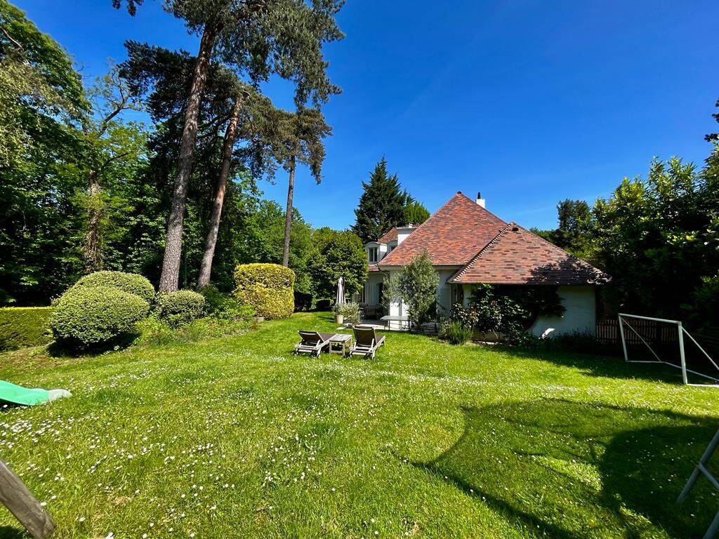 Maison 10 pièces 265 m² · à Vaucresson · 265 m² · 1 550 000 €