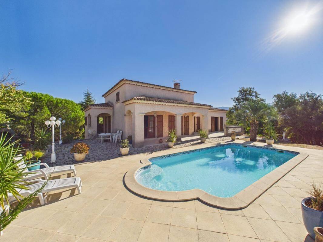 Maison 5 pièces 150 m² · à Afa · 150 m² · 599 000 €