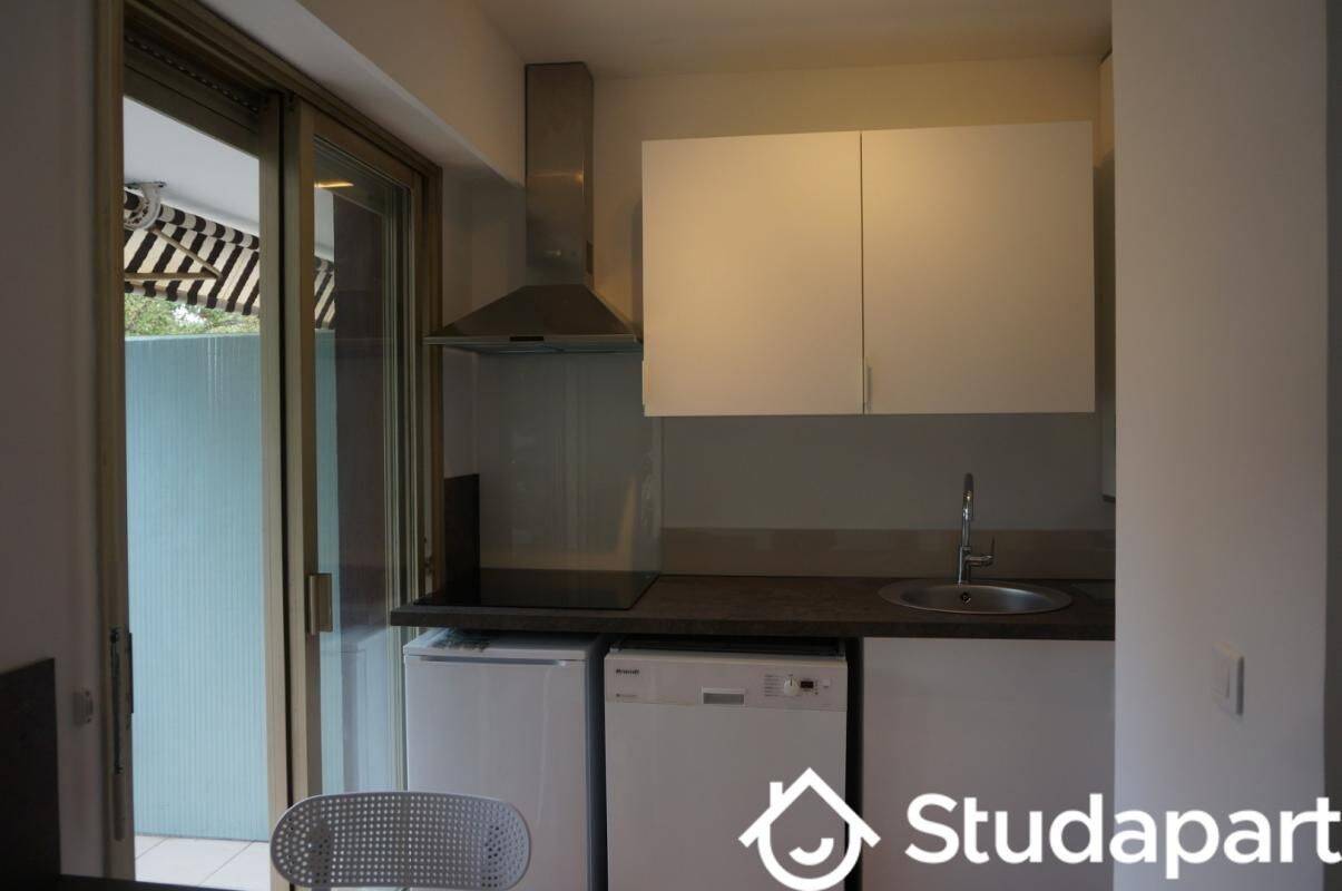 Appartement 1 pièce 28 m² · à Antibes · 28 m² · 720 €