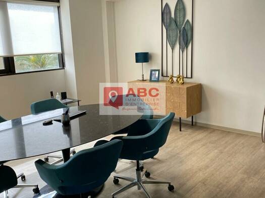 Espace bureau à vendre 700 000 € 590 m² de bureaux divisible jusqu'à 590 m² Perpignan 66000