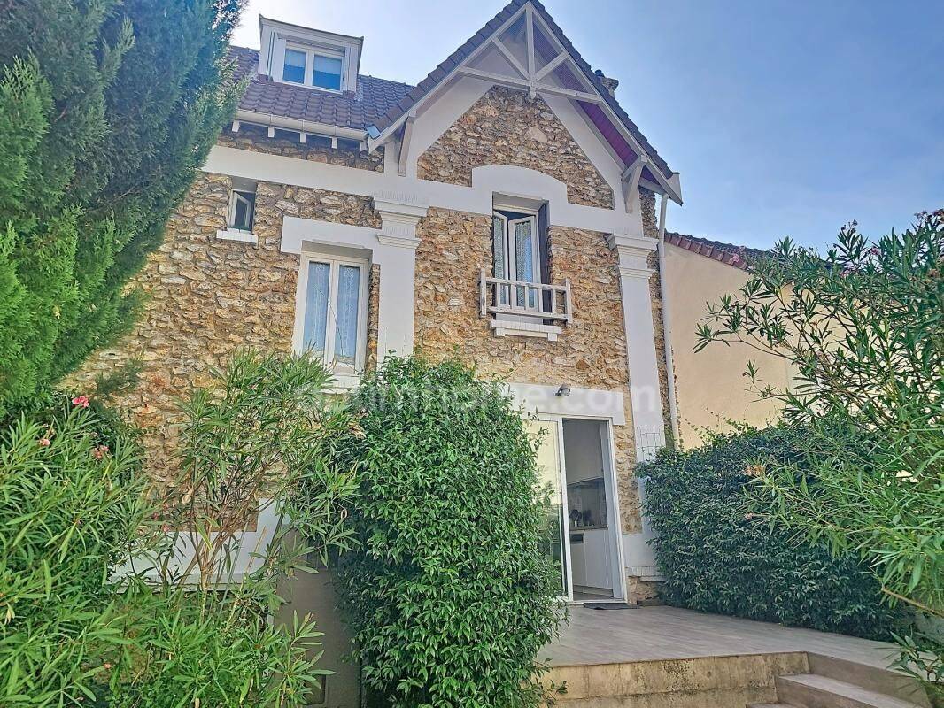 Maison 5 pièces 110 m² · à Poissy · 110 m² · 1 850 €