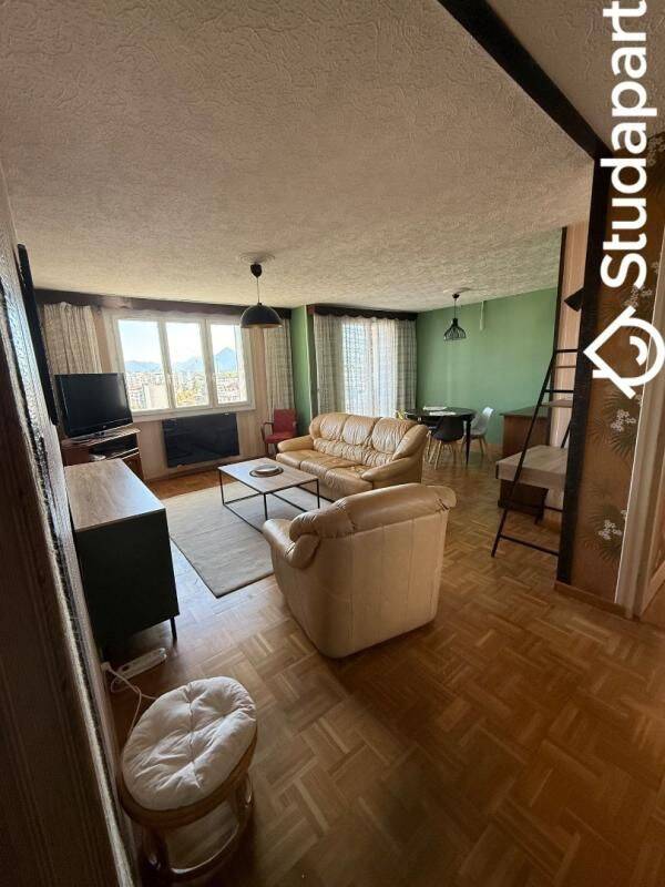 1 pièce 33 m² · à Grenoble · 33 m² · 450 €/mois