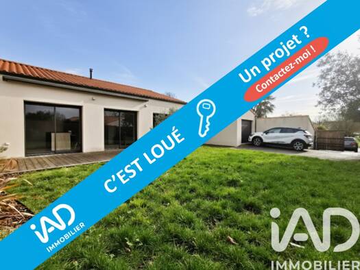 Maison de plain-pied à louer 1 360 € 5 pièces 3 chambres 105 m² 448 m² de terrain Saint André d'Ornay-Pont Morineau La Roche-sur-Yon 85000