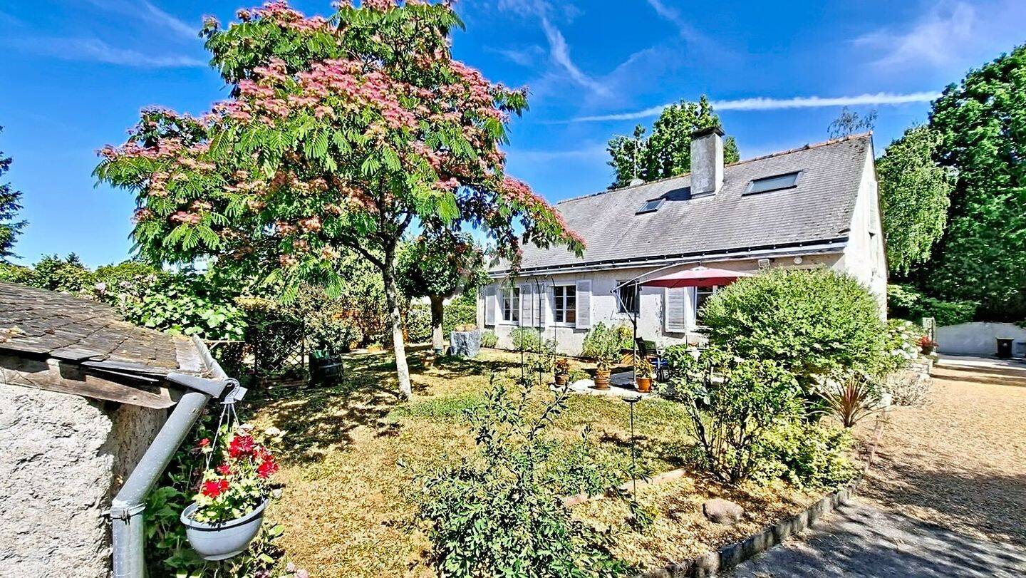 Maison 6 pièces 165 m² · à Rives-du-Loir-en-Anjou · 165 m² · 299 300 €