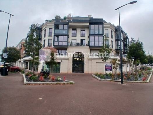 Local commercial à louer 6 563 € 274 m² de surface de vente L'Orangerie-Centre Ville Eaubonne 95600