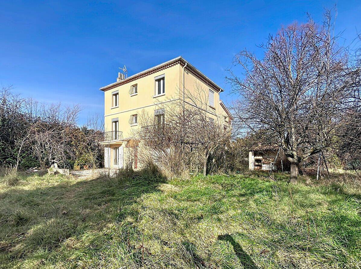 Maison 9 pièces 174 m² · à Gardanne · 174 m² · 535 000 €