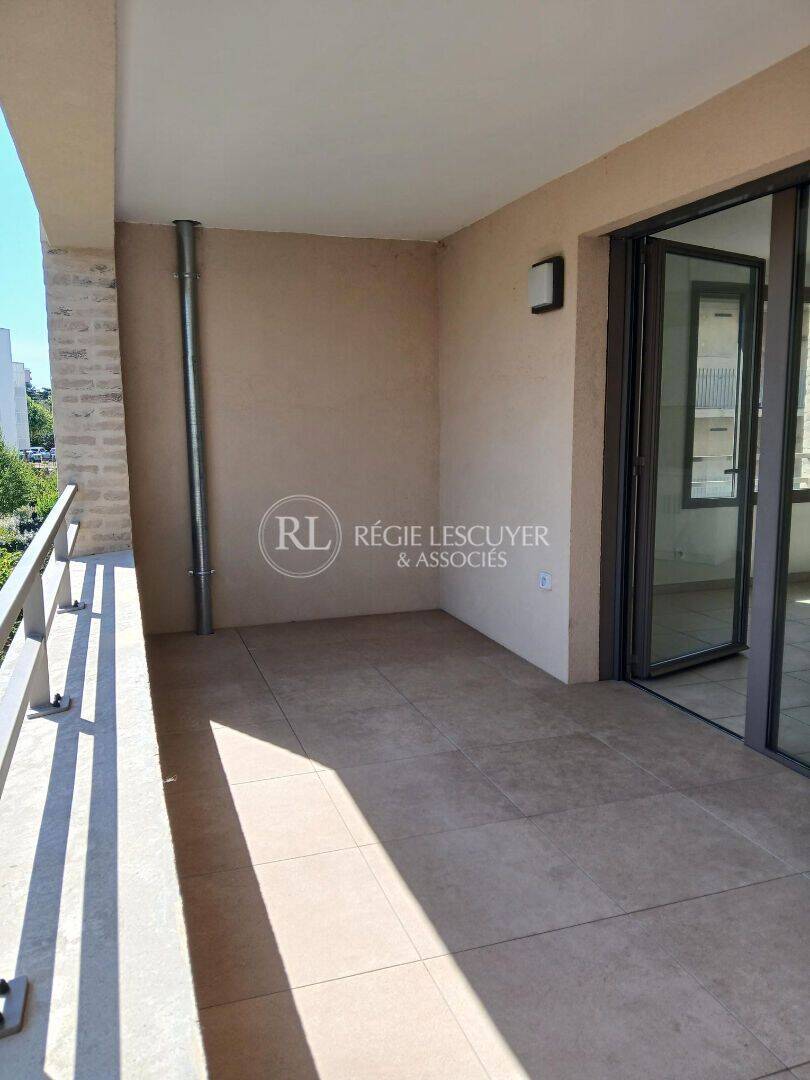 Appartement 3 pièces 60 m² · à Saint-Priest · 59,6 m² · 991 €/mois
