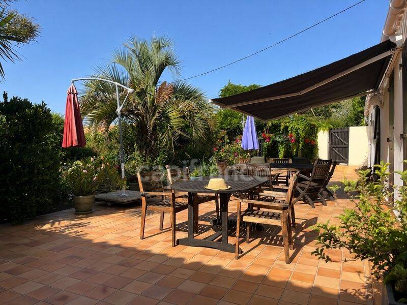 Maison 11 pièces 230 m² · à Vairé · 230 m² · 660 000 €