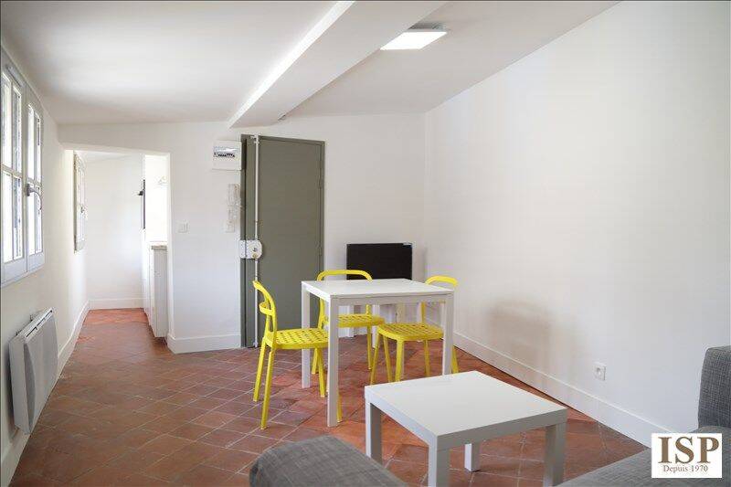 Appartement 2 pièces 28 m² · à Aix-en-Provence · 27,5 m² · 771 €