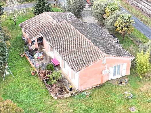 Maison à vendre 258 900 € 4 pièces 3 chambres 101 m² 1 697 m² de terrain Labastide-de-Lévis 81150