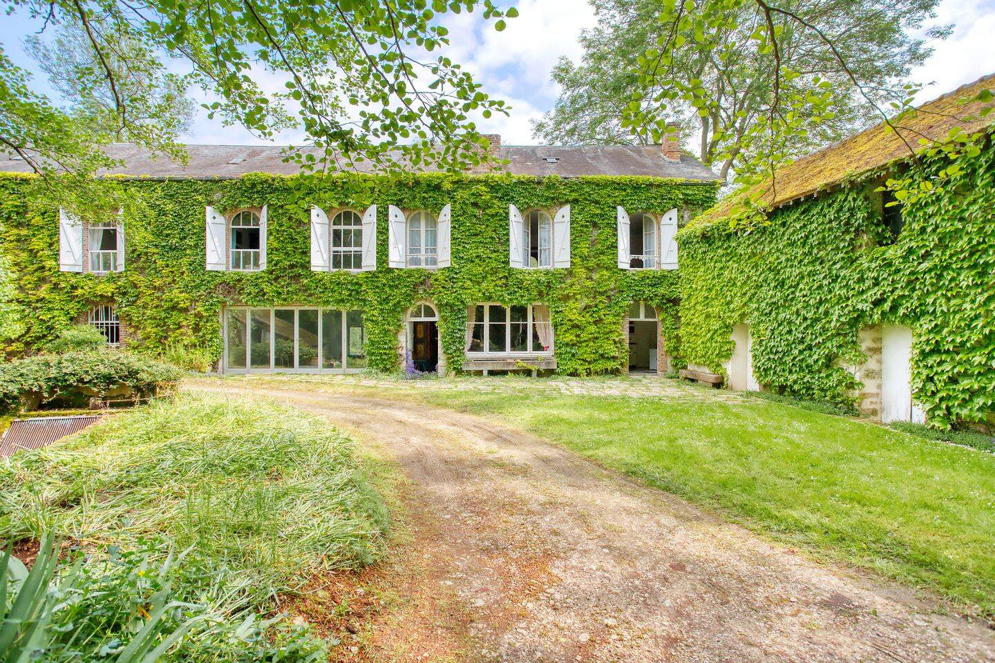 Maison 16 pièces 652 m² · à Château-Landon · 651,7 m² · 750 000 €