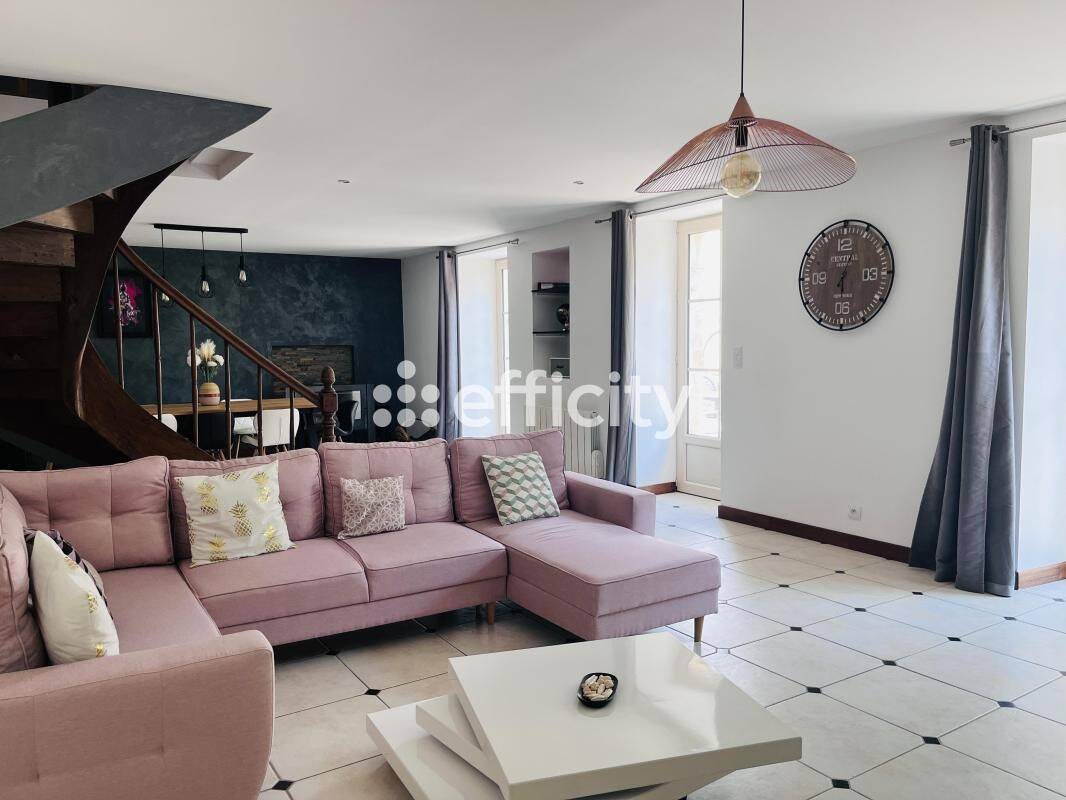 Maison 6 pièces 180 m² · à Saint-Symphorien · 180 m² · 337 800 €