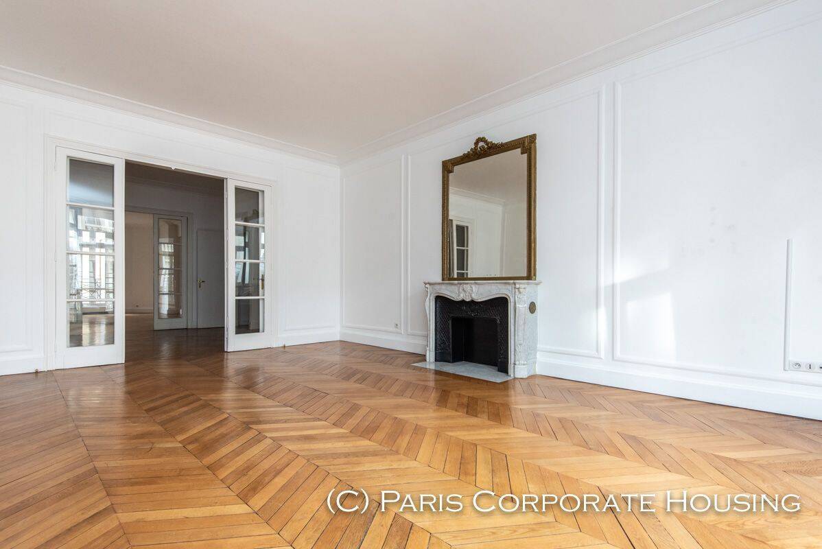 Appartement 6 pièces 273 m² · à Paris 16ème Arrondissement · 273 m² · 8 500 €