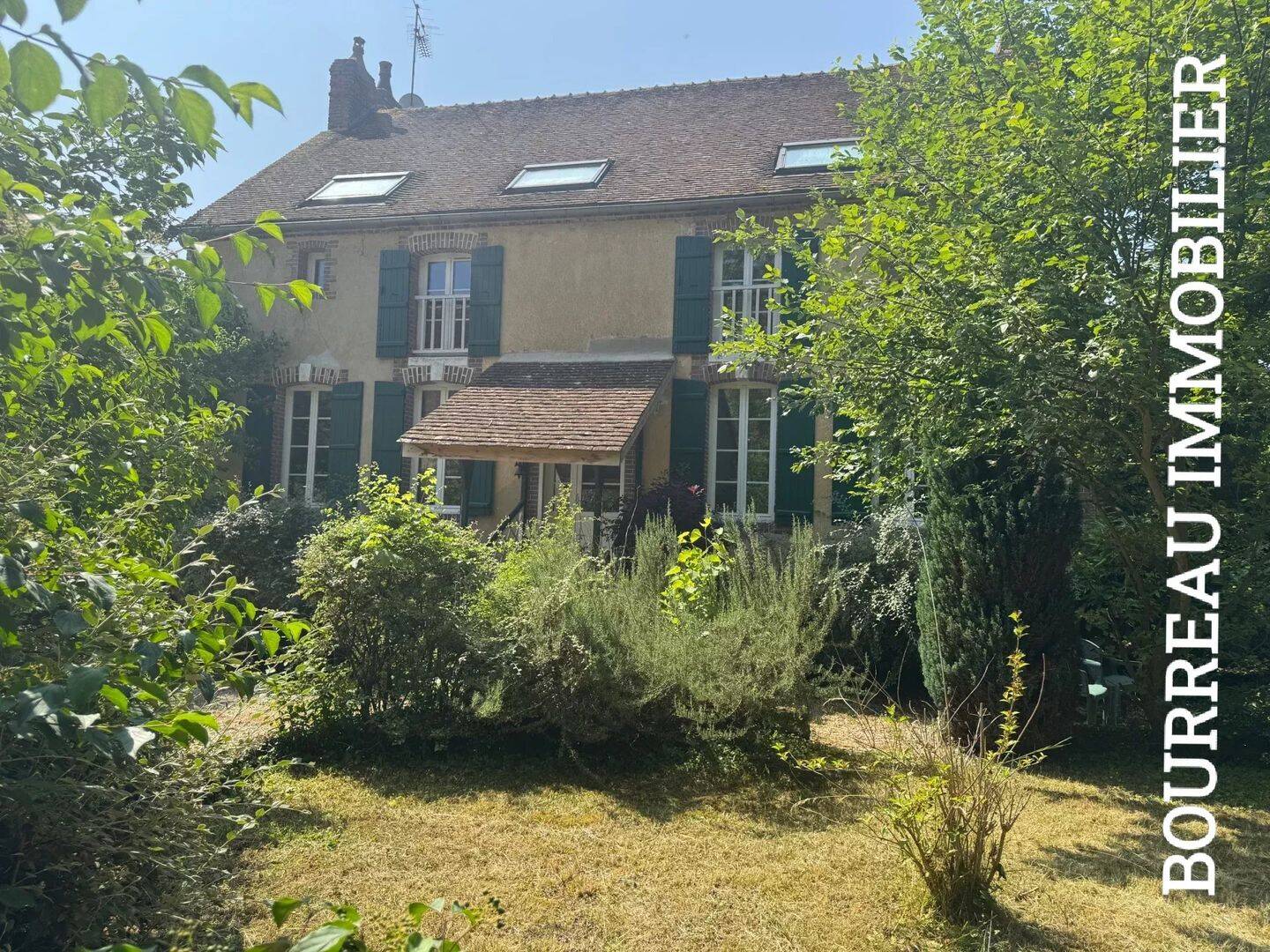 Maison 8 pièces 155 m² · à Chassy · 155,3 m² · 1 100 000 €