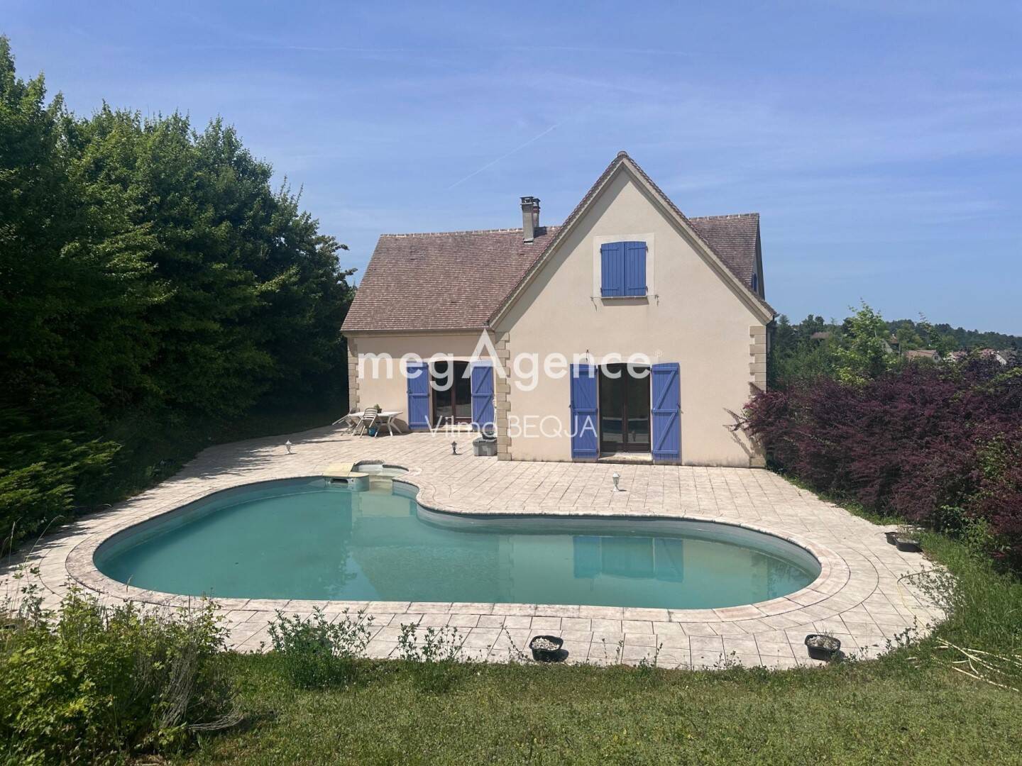 Maison 6 pièces 230 m² · à Pont-sur-Yonne · 230 m² · 354 000 €
