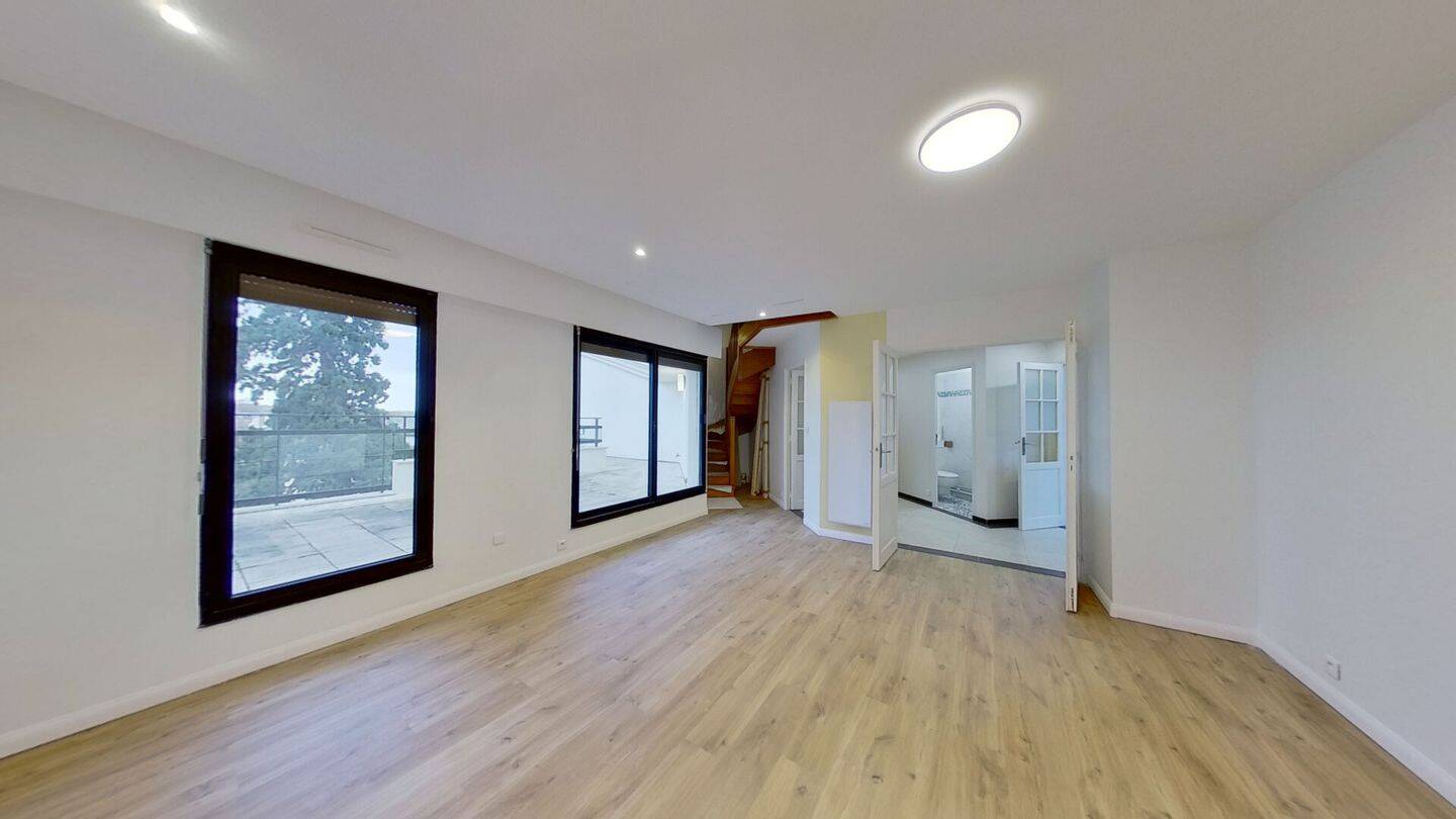 Appartement 3 pièces 93 m² · à Versailles · 93 m² · 2 220 €/mois