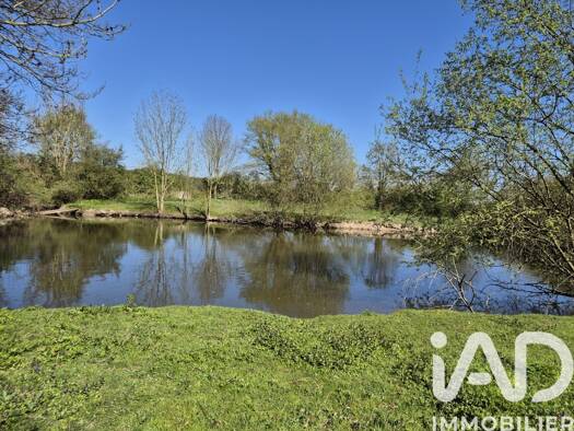 Propriété de loisirs à vendre 13 000 € 2 585 m² de terrain Amailloux 79350