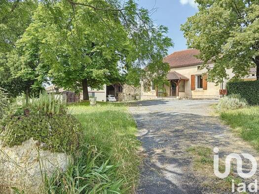 Maison de plain-pied à vendre 210 000 € 5 pièces 3 chambres 100 m² 22 500 m² de terrain Saint-Georges 47370