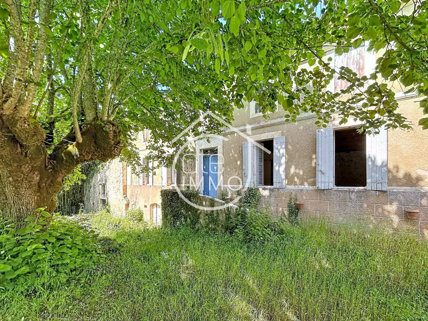 Maison 7 pièces 265 m² · à Saint-Émilion · 265 m² · 199 000 €