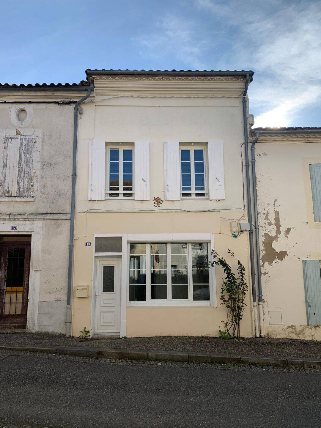 Maison 4 pièces 93 m² · à Sauveterre-de-Guyenne · 93,1 m² · 700 €