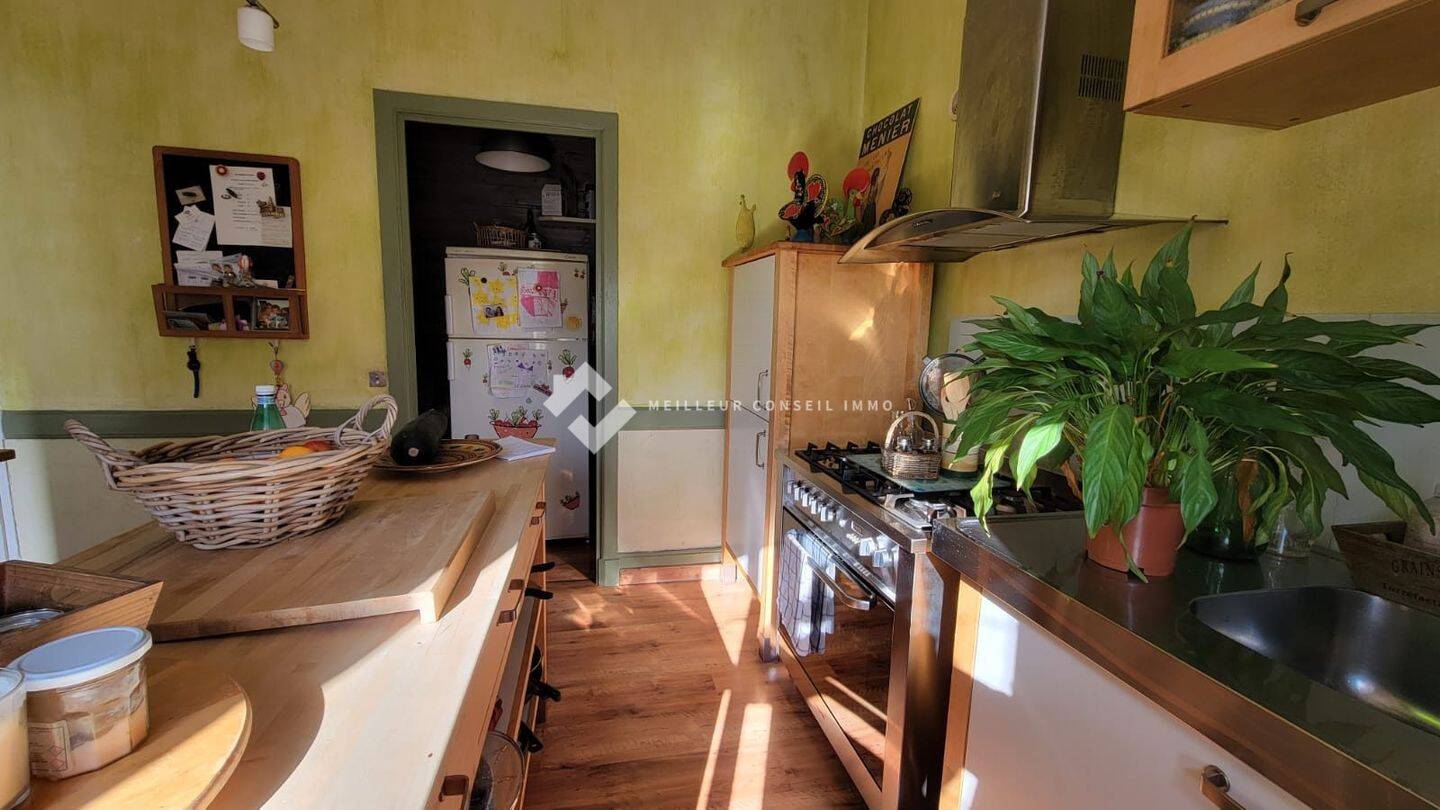 Maison 6 pièces 167 m² · à La Monnerie-le-Montel · 167 m² · 140 000 €