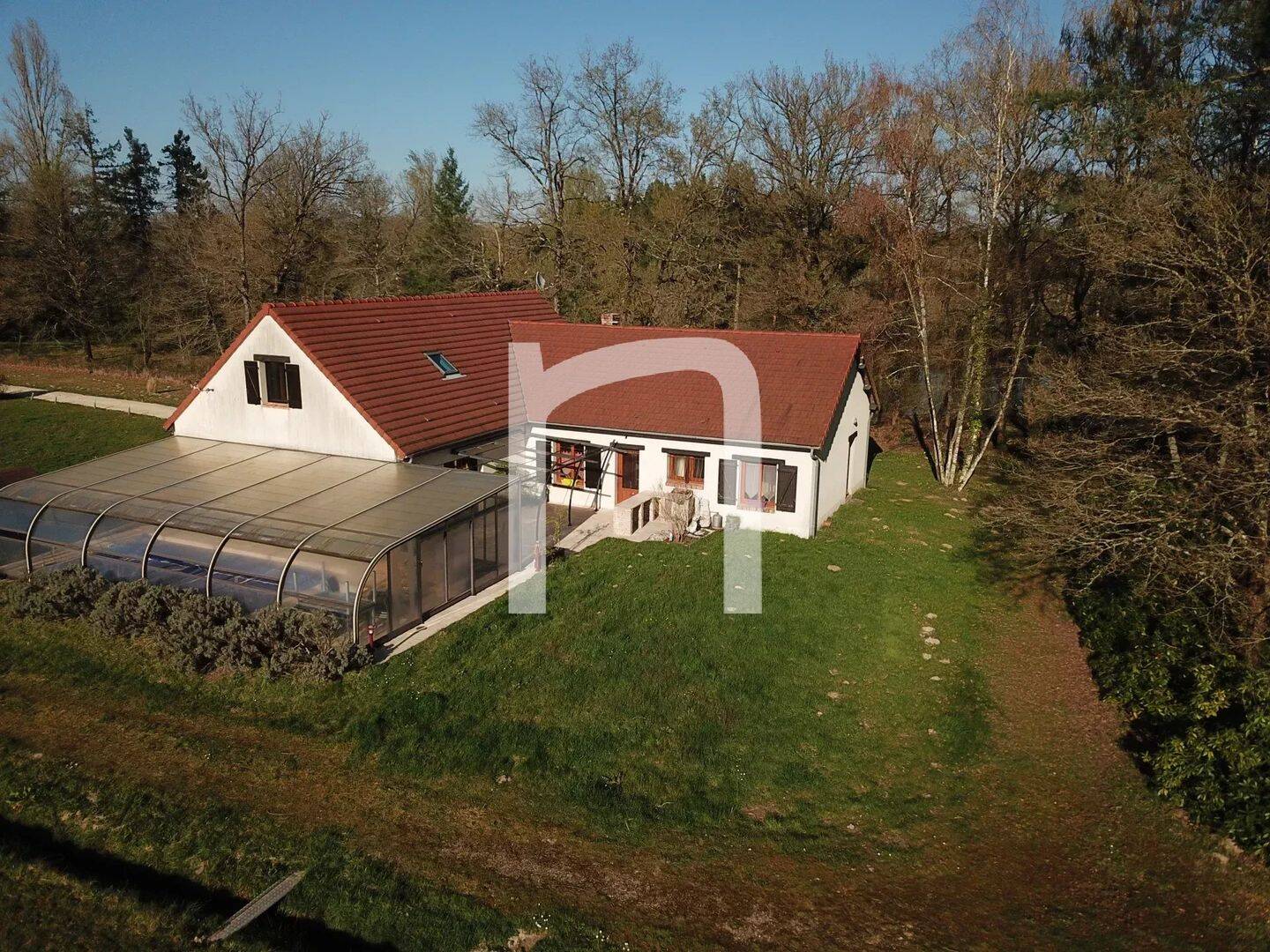Maison 8 pièces 228 m² · à Mur-de-Sologne · 228 m² · 441 000 €