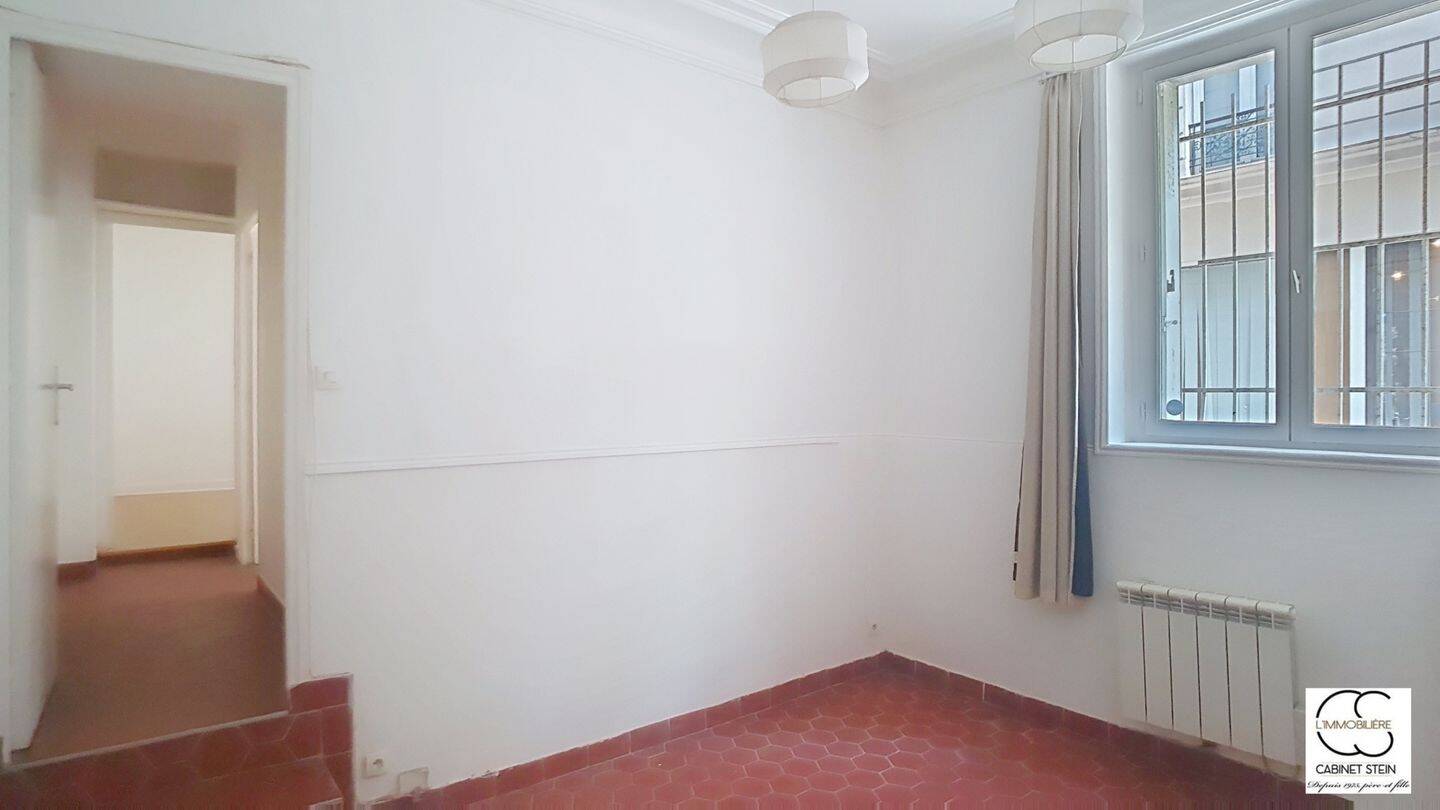 Appartement 3 pièces 43 m² · à Paris 11ème Arrondissement · 43,2 m² · 370 000 €