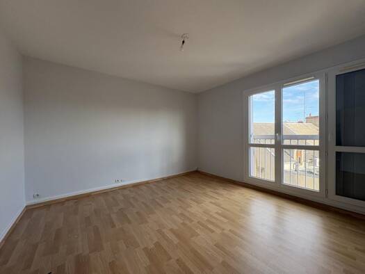 Appartement à louer 395 € 1 pièce 35 m² Étage 2/6 Saint Jean Nord Châteauroux 36000
