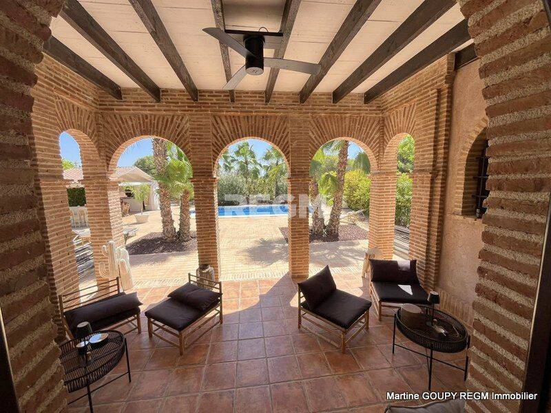 Maison 8 pièces 210 m² · à Lurcy-Lévis · 210 m² · 599 000 €
