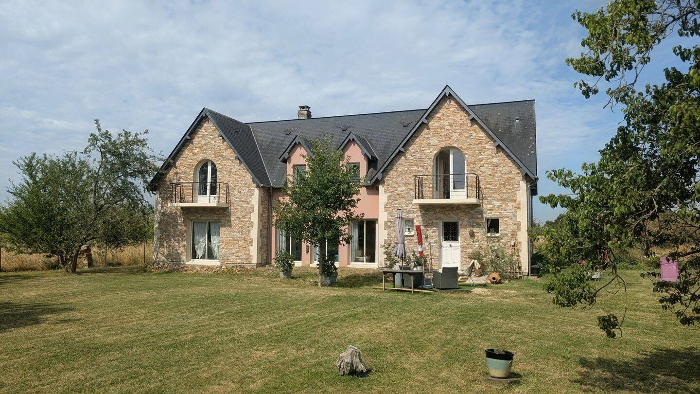 Maison 6 pièces 205 m² · à Pommereux · 205 m² · 450 000 €