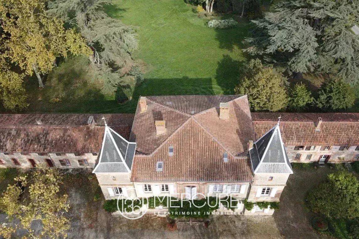 CHATEAU - DEPENDANCES - MAISON DE GARDIEN - 3HA