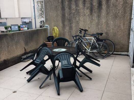 Appartement à louer 550 € 7 pièces 6 chambres 175 m² Étage -1/1 Les Sablons Sevran 93270