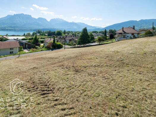 Terrain constructible à vendre 945 000 € 1 619 m² de terrain Sevrier 74320