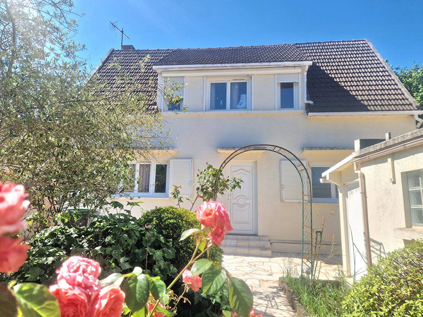 Maison 5 pièces 114 m² · à Arnouville · 114 m² · 369 000 €