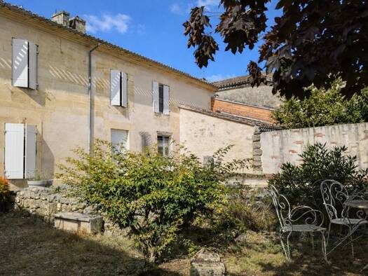 Maison à vendre 499 080 € 11 pièces 5 chambres 261 m² 810 m² de terrain Saint-Germain-du-Puch 33750