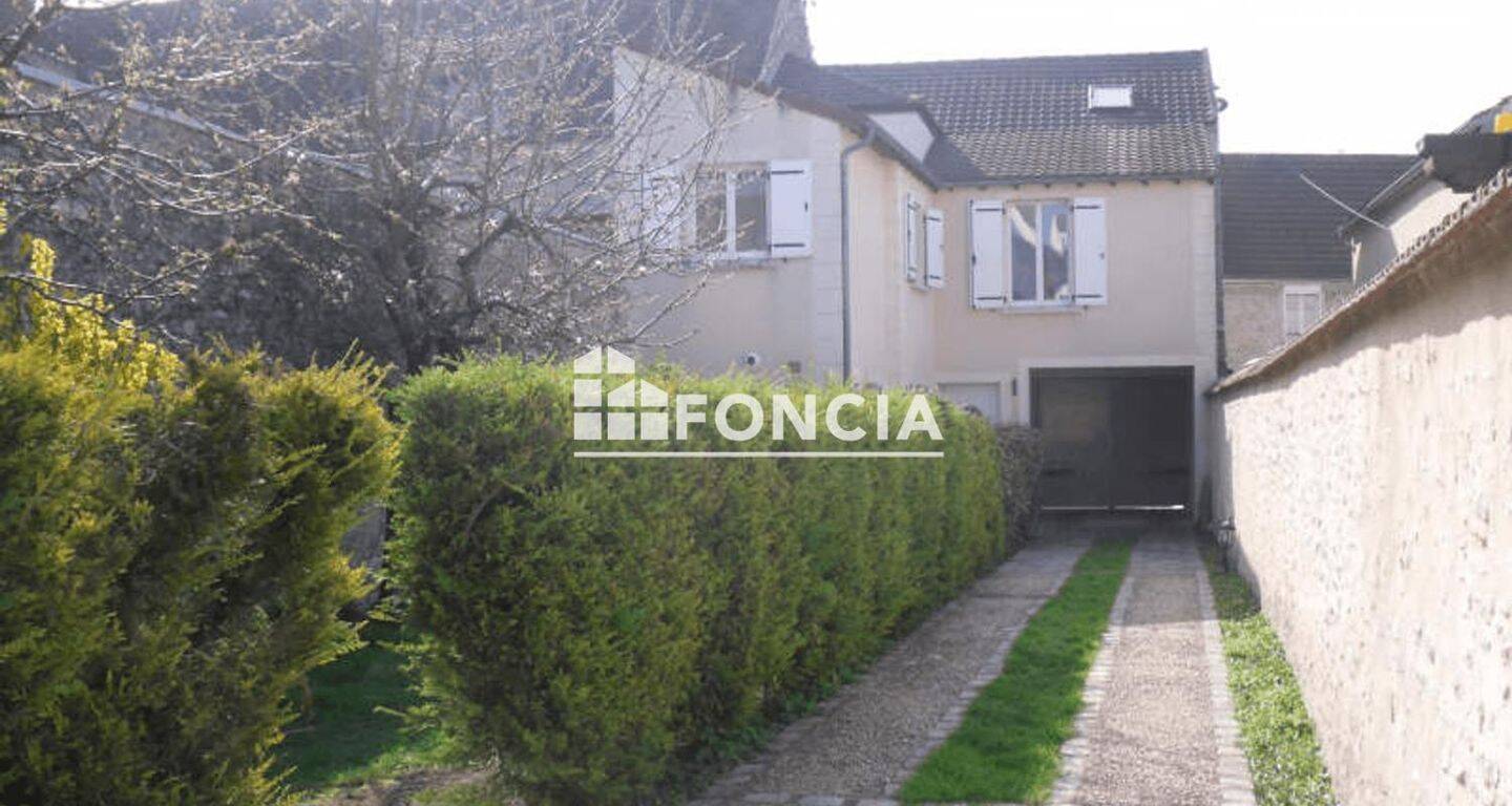 Maison 5 pièces 109 m² · à Étampes · 109,3 m² · 1 230 €/mois
