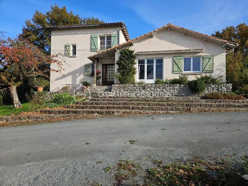Maison 8 pièces 151 m² · à Largeasse · 151 m² · 244 500 €