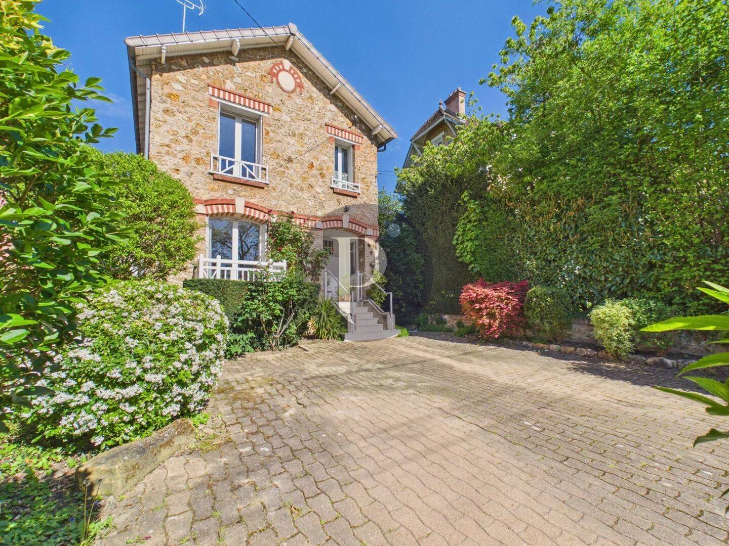 Maison 7 pièces 127 m² · à Verrières-le-Buisson · 127,3 m² · 824 000 €