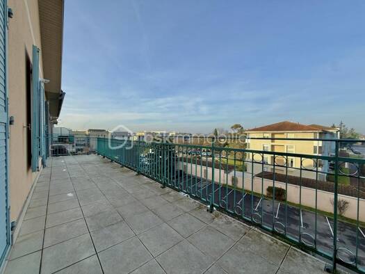 Appartement à vendre 227 000 € 2 pièces 1 chambre 55,6 m² Étage 3/3 Chassieu le Bas Chassieu 69680