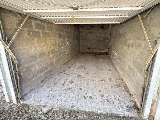 Parking à louer 80 € 12 m² Bourgogne-Châtelet Orléans 45000