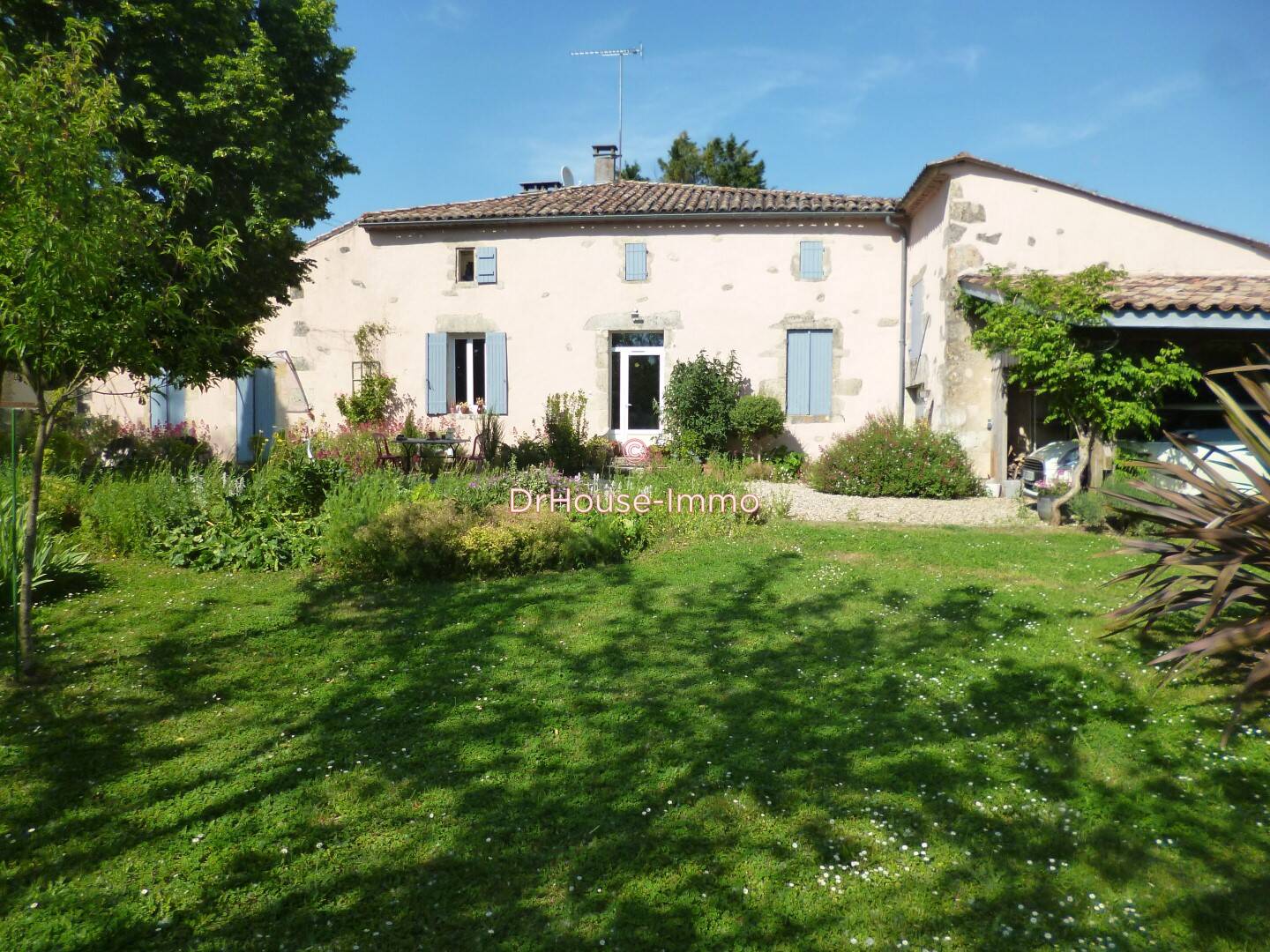 Maison 9 pièces 227 m² · à Béguey · 227 m² · 299 900 €