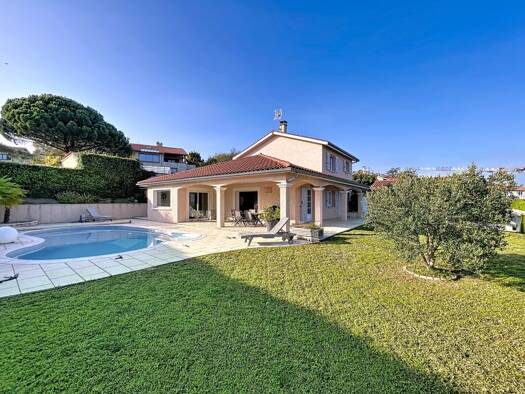 Villa à vendre 595 000 € 5 pièces 4 chambres 146 m² 1 027 m² de terrain Chaussan 69440