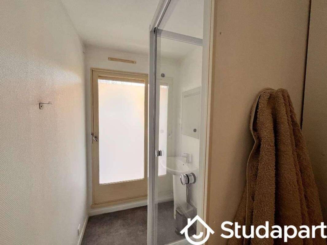 1 pièce 9 m² · à Angers · 9 m² · 380 €/mois