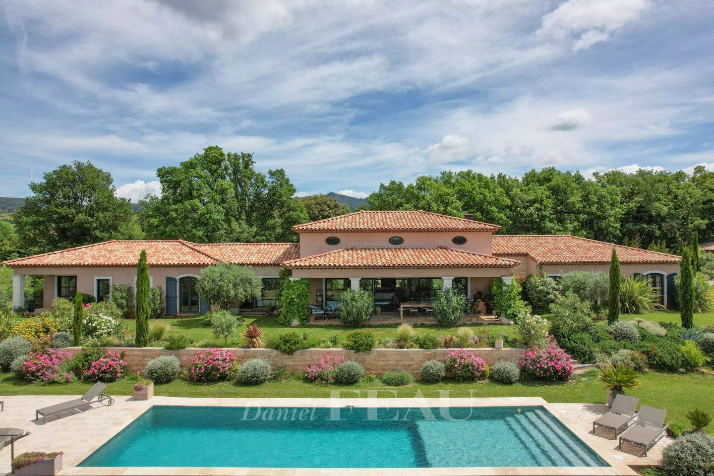 Maison 6 pièces 261 m² · à Aups · 261 m² · 1 640 000 €