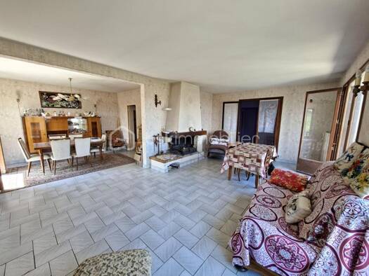 Maison de plain-pied à vendre 163 500 € 7 pièces 5 chambres 181 m² Allemant 51120