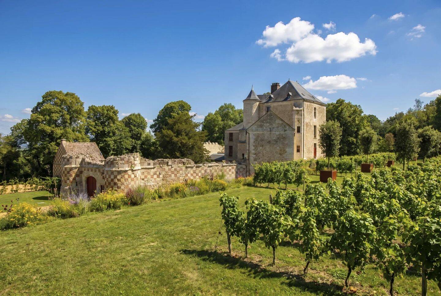 Maison 14 pièces 720 m² · à Magny-en-Vexin · 720 m² · 9 500 €